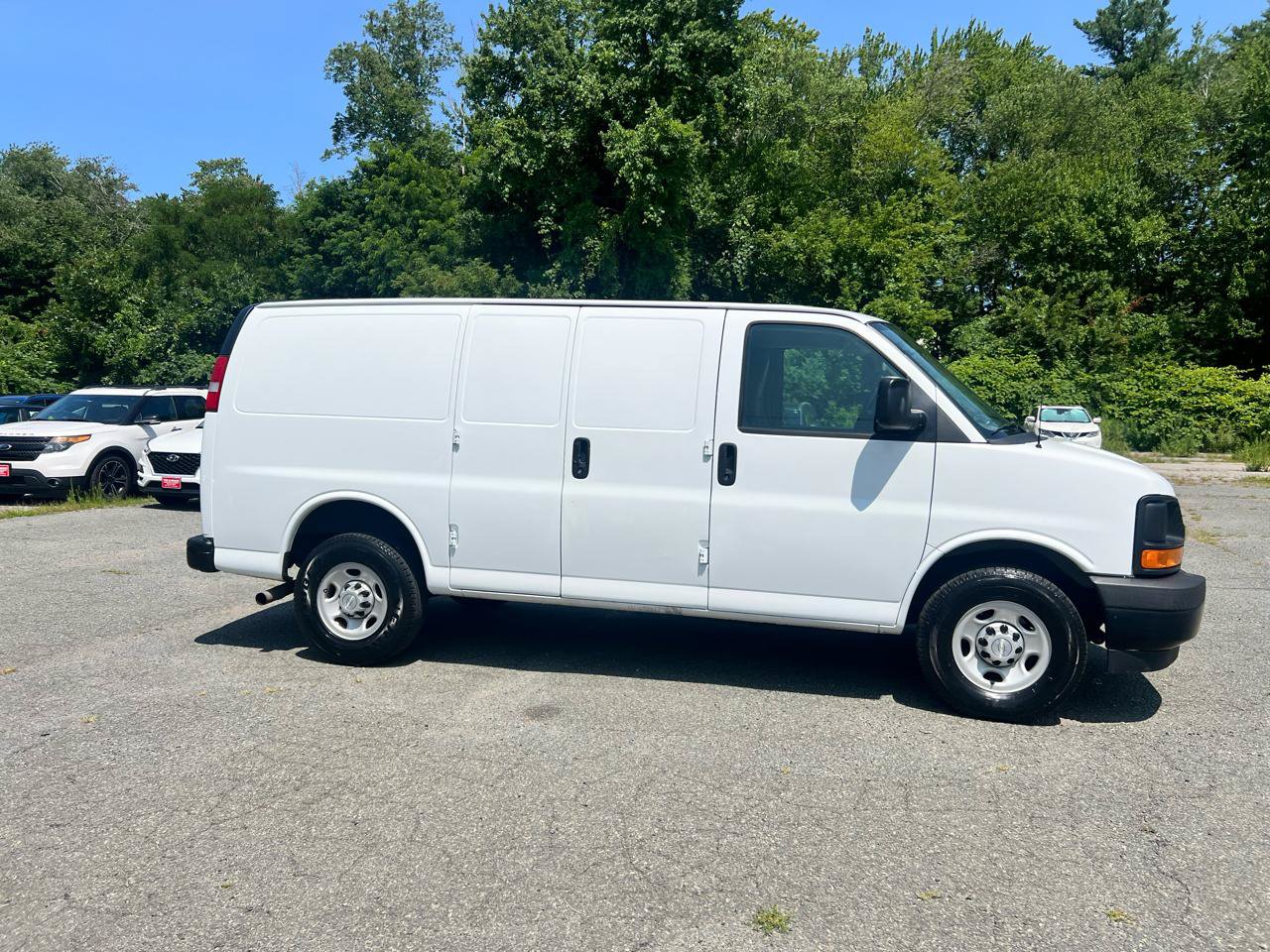Used 2017 Chevrolet Express 2500 RWD image 6