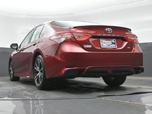 Used 2018 Toyota Camry SE w/ Moonroof Package FWD image 23