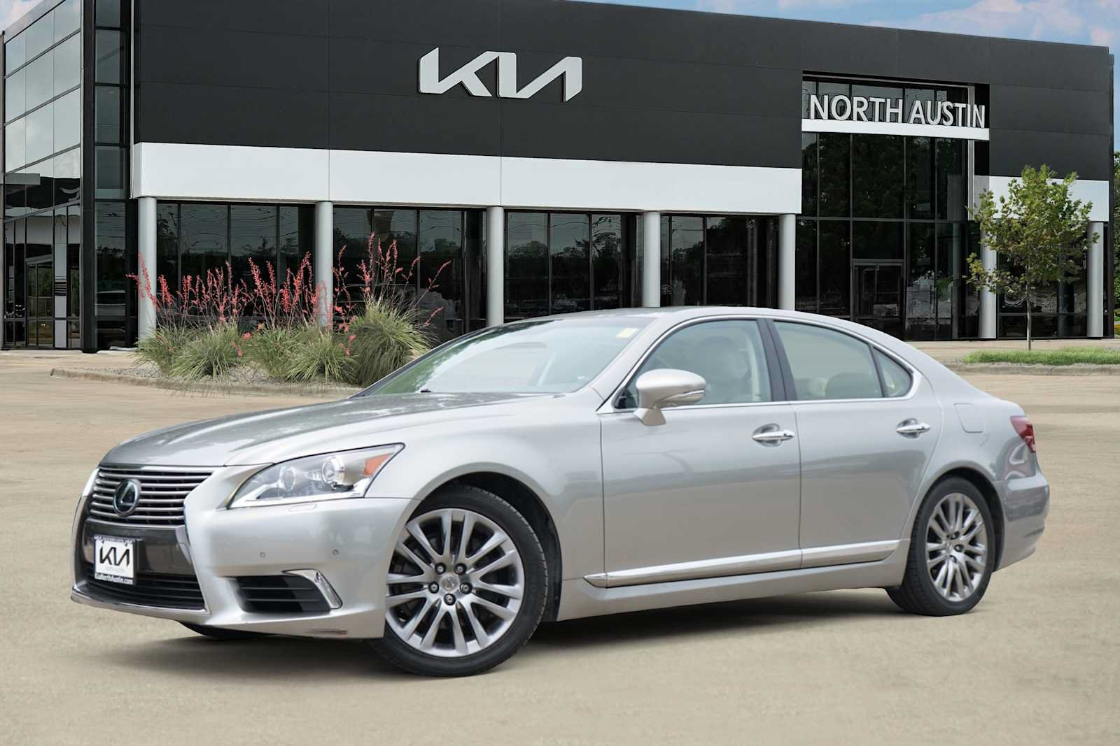 Used 2017 Lexus LS 460 w/ Comfort Package
