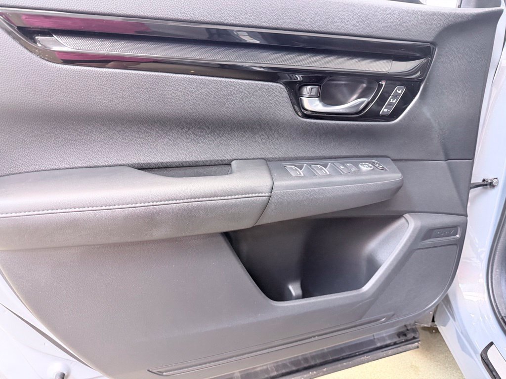 Used 2025 Honda CR-V EX-L image 8