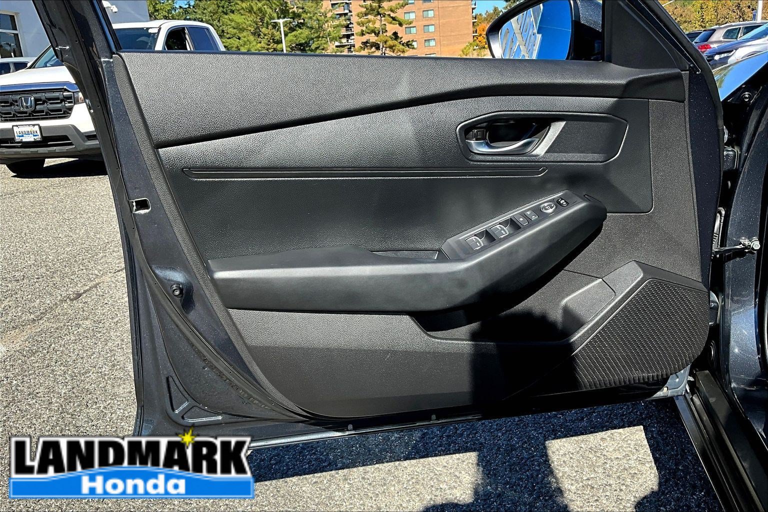 Used 2025 Honda Accord LX image 17