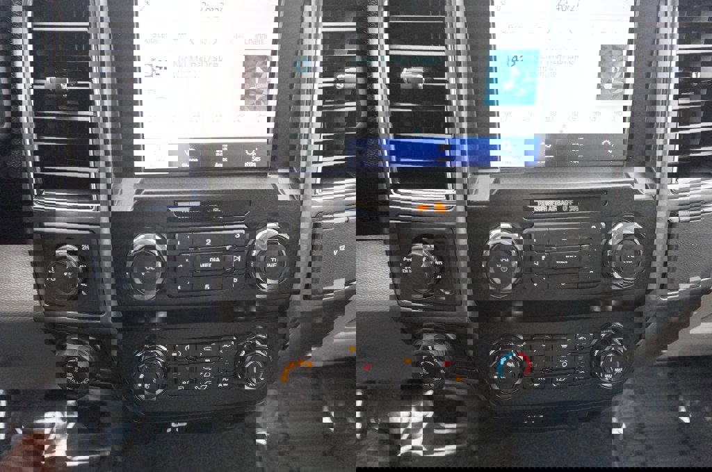 Used 2020 Ford F150 XLT w/ Equipment Group 302A Luxury image 11