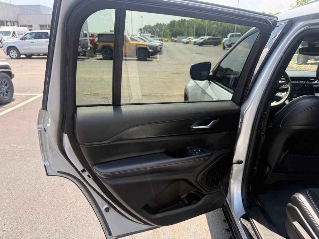 Certified 2024 Jeep Grand Cherokee L Altitude AWD/4WD image 35