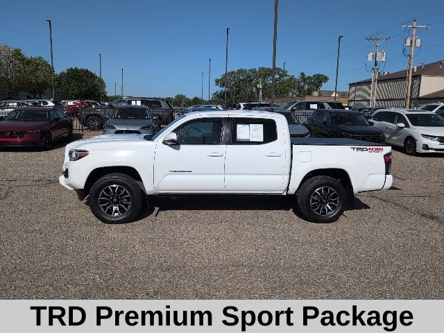 Used 2020 Toyota Tacoma TRD Sport w/ TRD Premium Sport Package AWD/4WD image 3