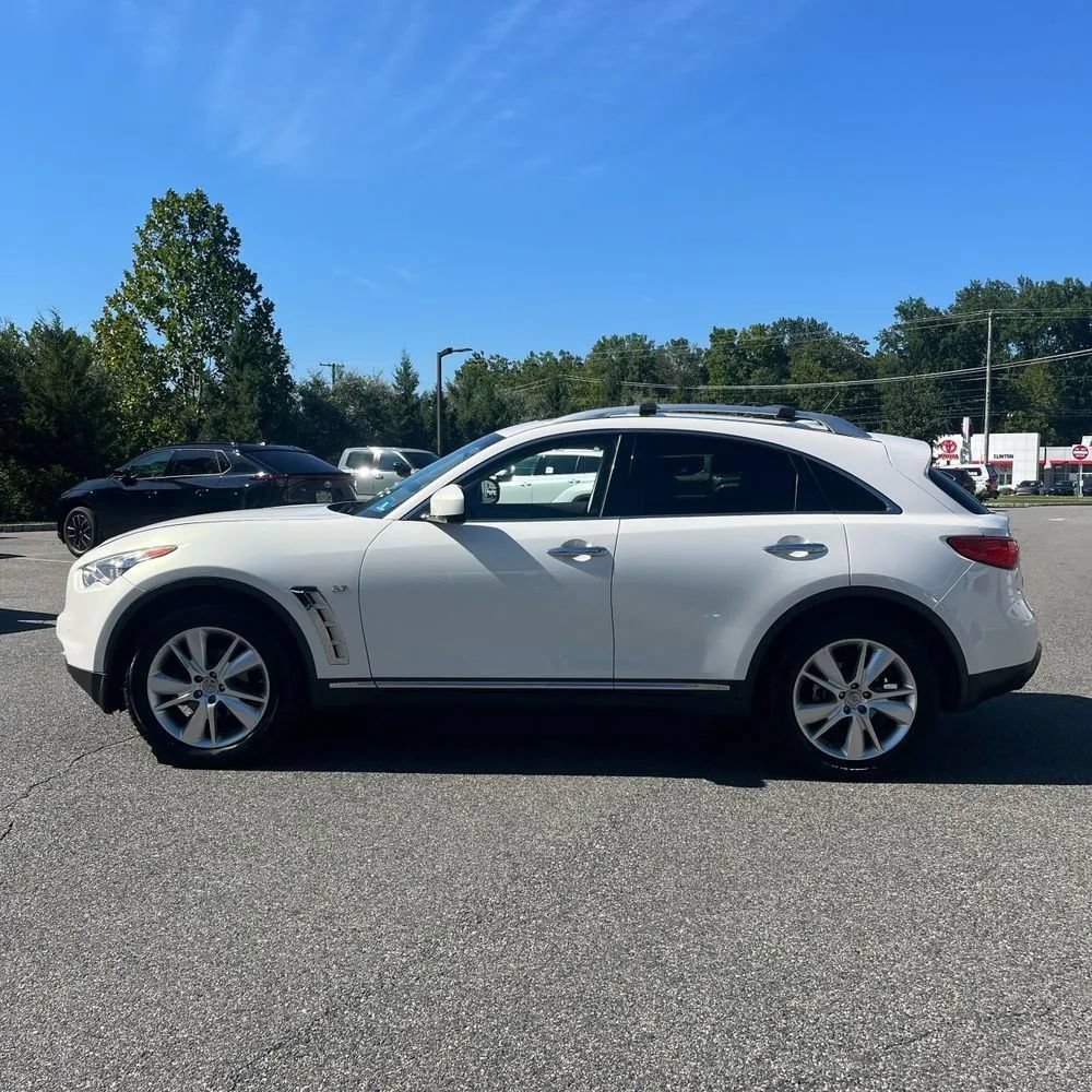 Used 2014 INFINITI QX70 AWD w/ Premium Package image 3