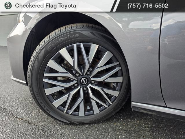 Used 2025 Nissan Altima 2.5 SV FWD image 9