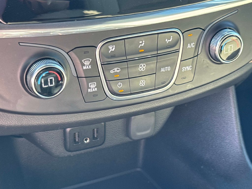 Used 2022 Chevrolet Traverse LS FWD image 26