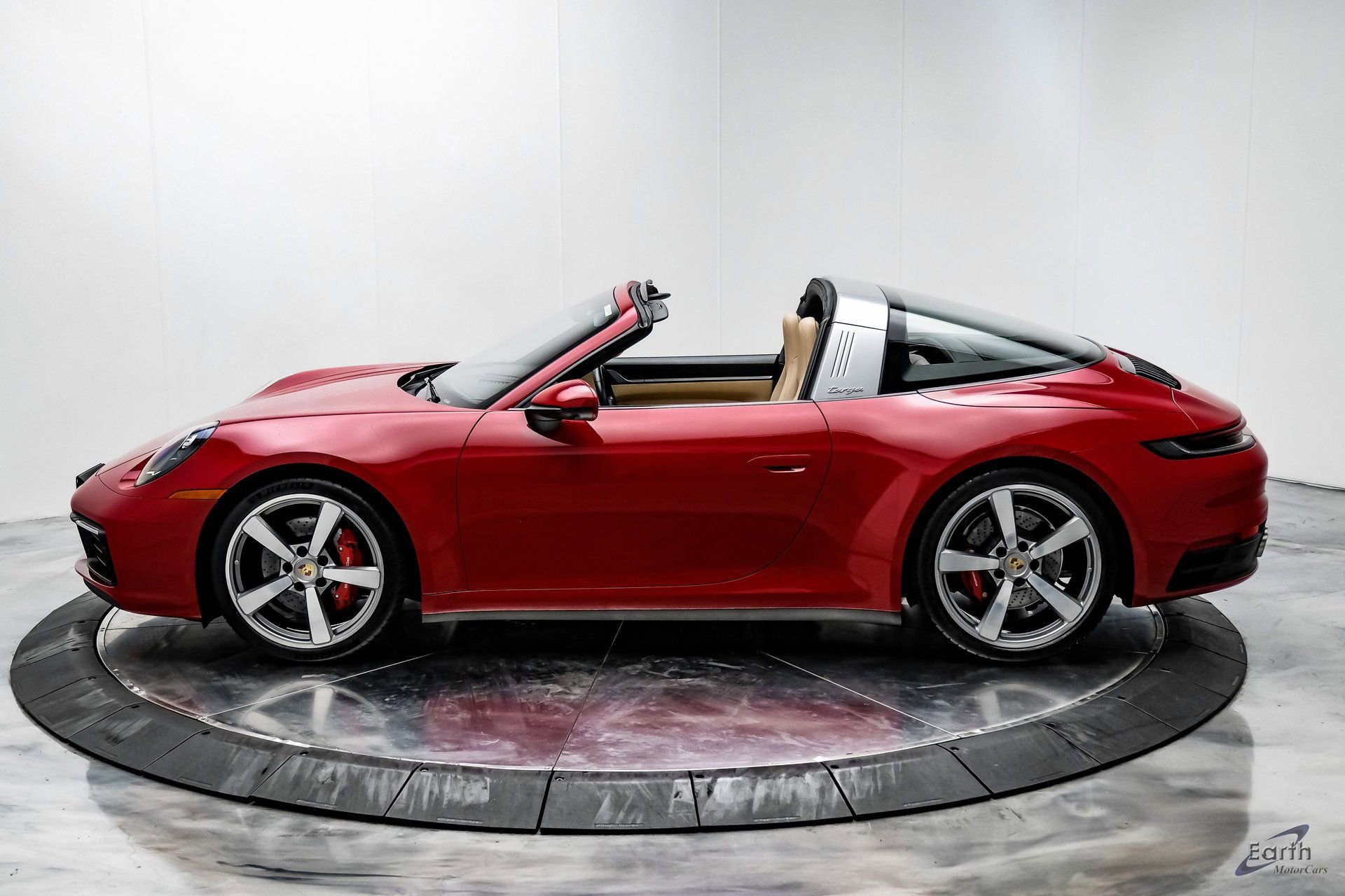 Used 2021 Porsche 911 Targa 4S Heritage Design image 8