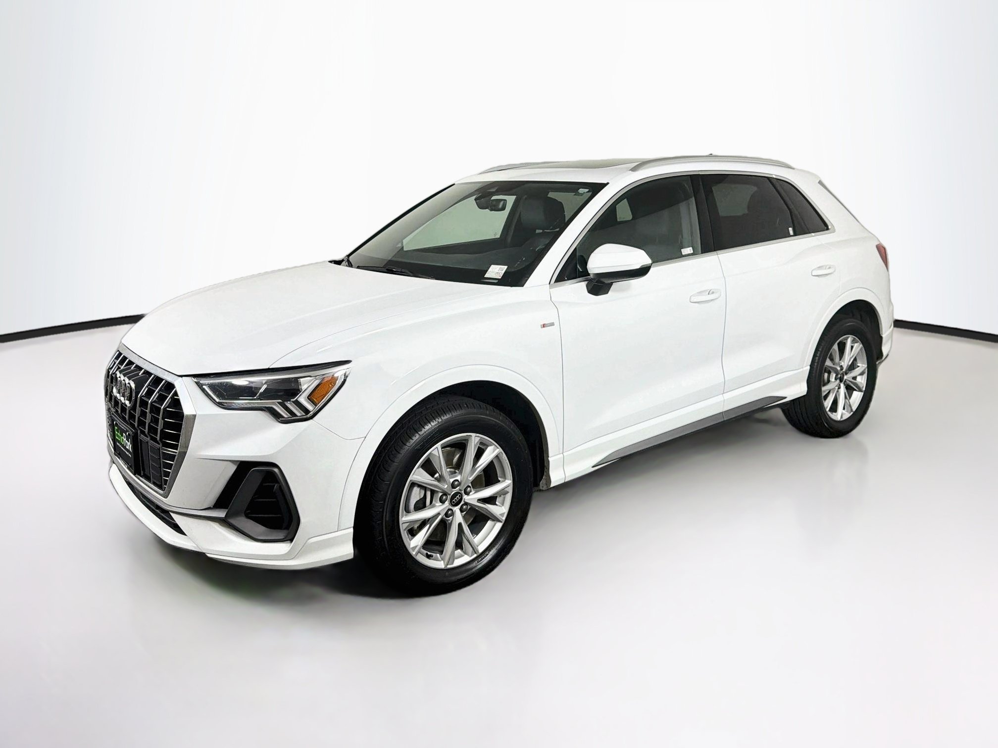 Used 2025 Audi Q3 2.0T Premium AWD/4WD image 3