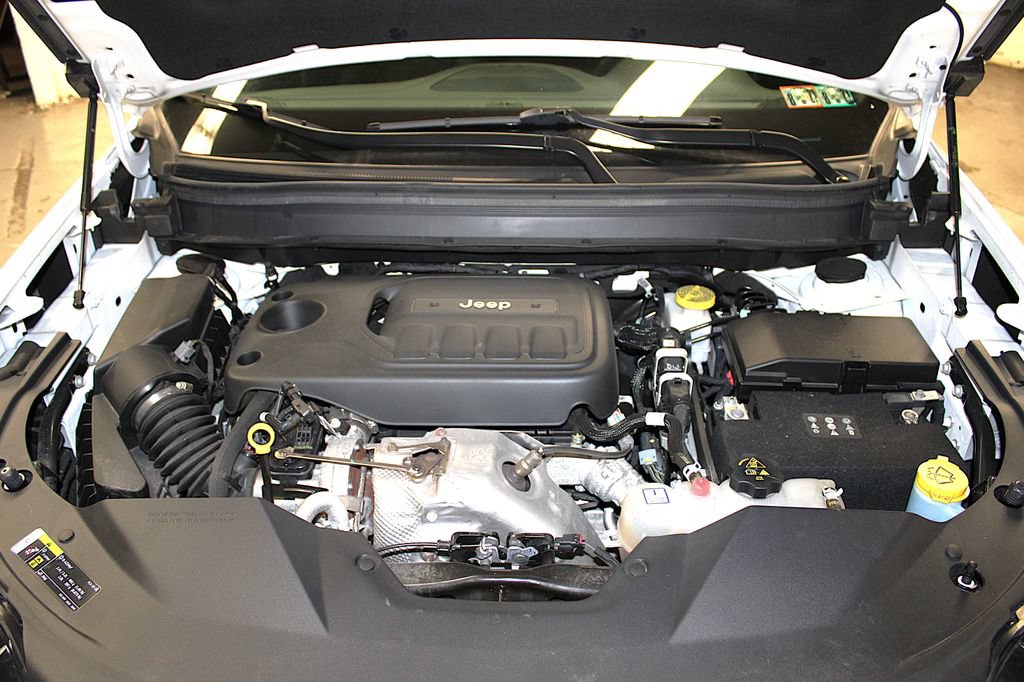 Certified 2020 Jeep Cherokee High Altitude AWD/4WD image 44