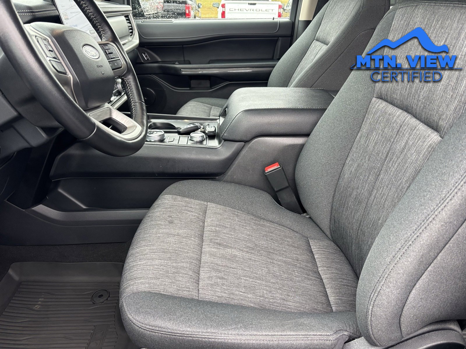 Used 2024 Ford Expedition XLT image 19