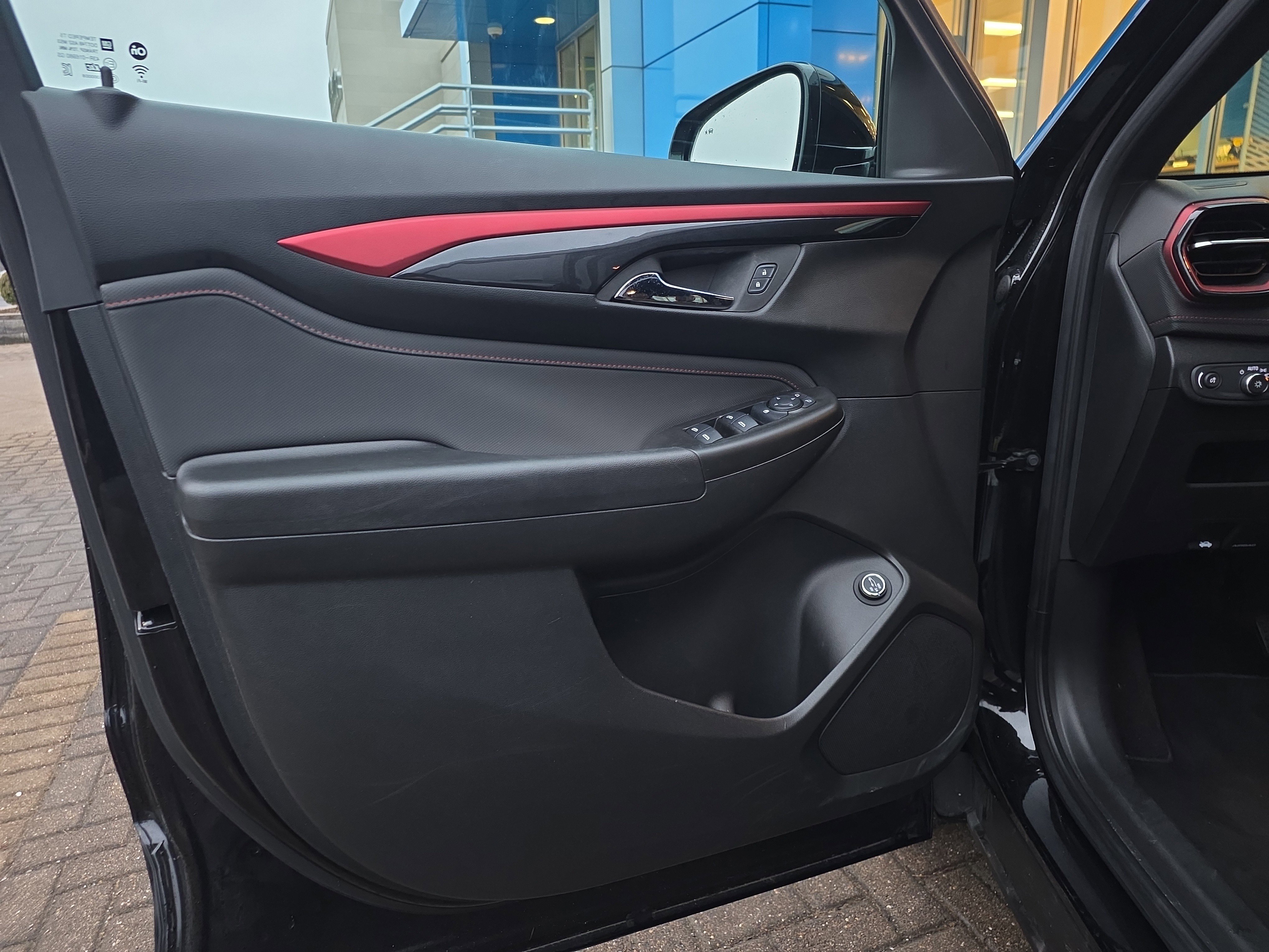 Used 2024 Chevrolet TrailBlazer RS w/ Convenience Package image 15