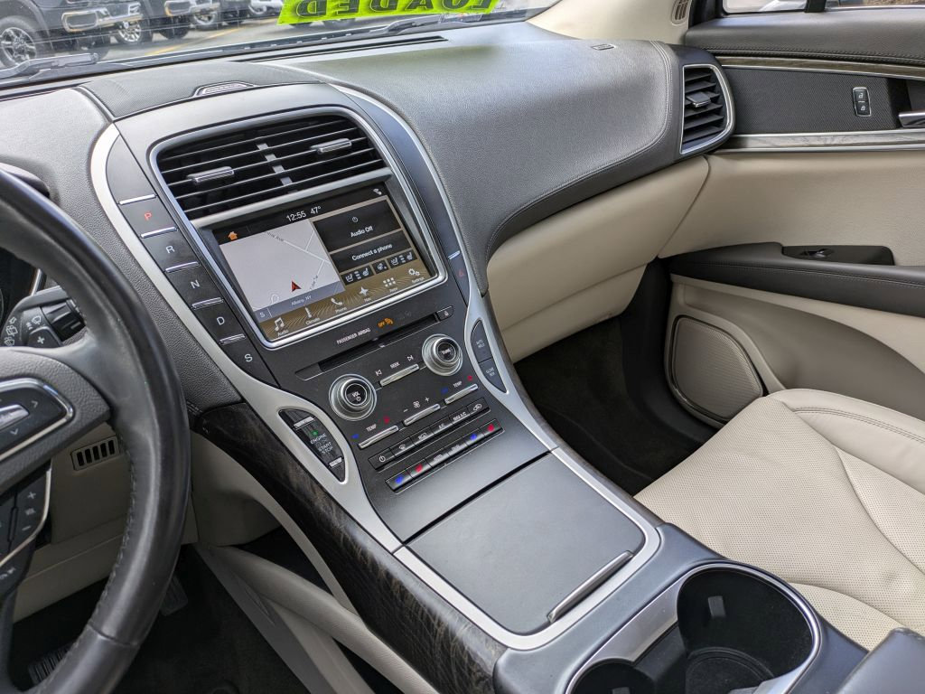 Used 2018 Lincoln MKX Reserve w/ Lincoln MKX Climate Package image 19