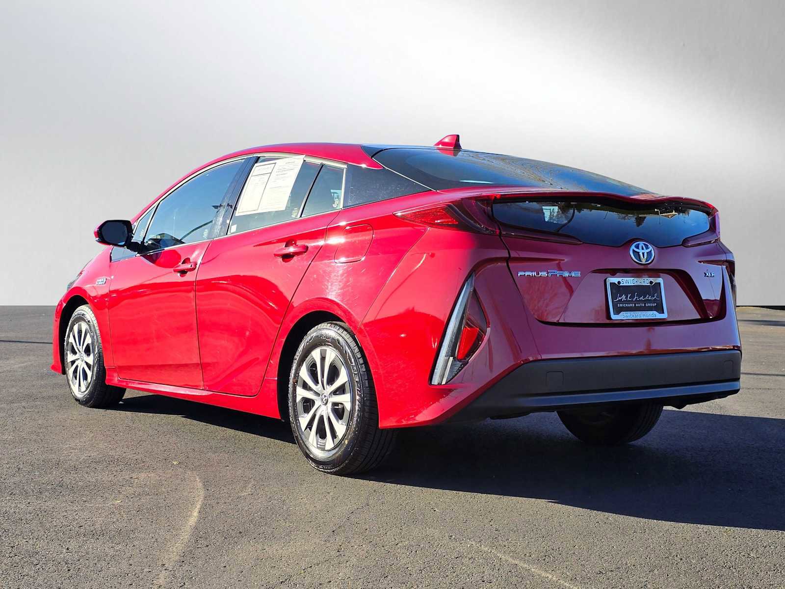 Used 2020 Toyota Prius Prime XLE image 5