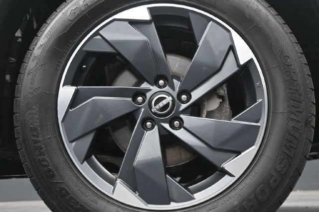 Certified 2024 Nissan Rogue SV AWD/4WD image 9