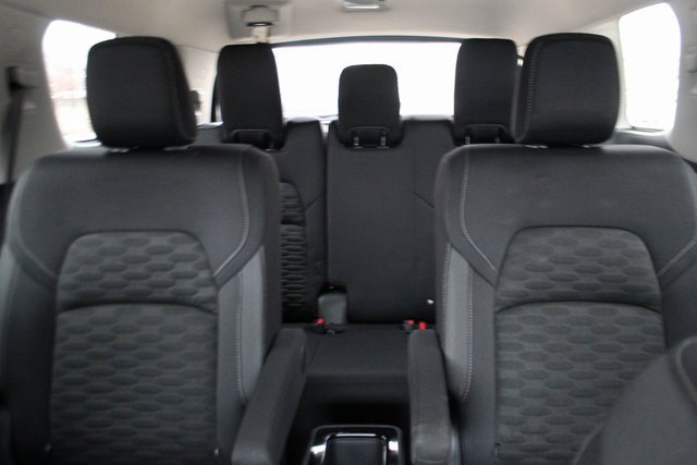 Used 2023 Nissan Pathfinder SV w/ SV Premium Package image 30