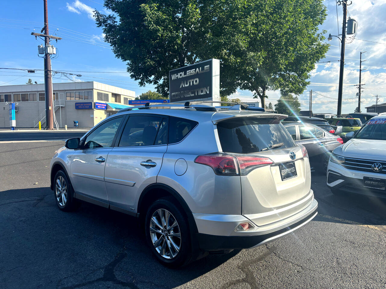 Used 2016 Toyota RAV4 Limited w/ Advanced Technology Package image 3