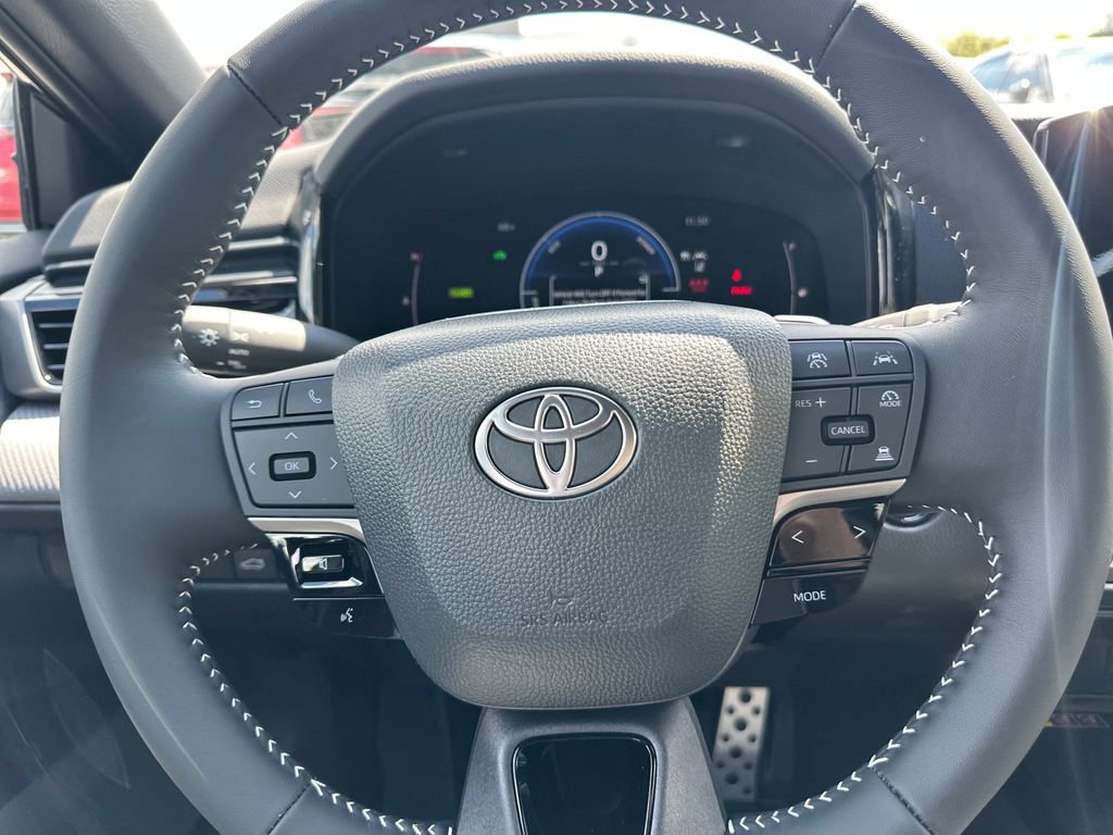 Used 2026 Toyota Camry SE FWD image 19