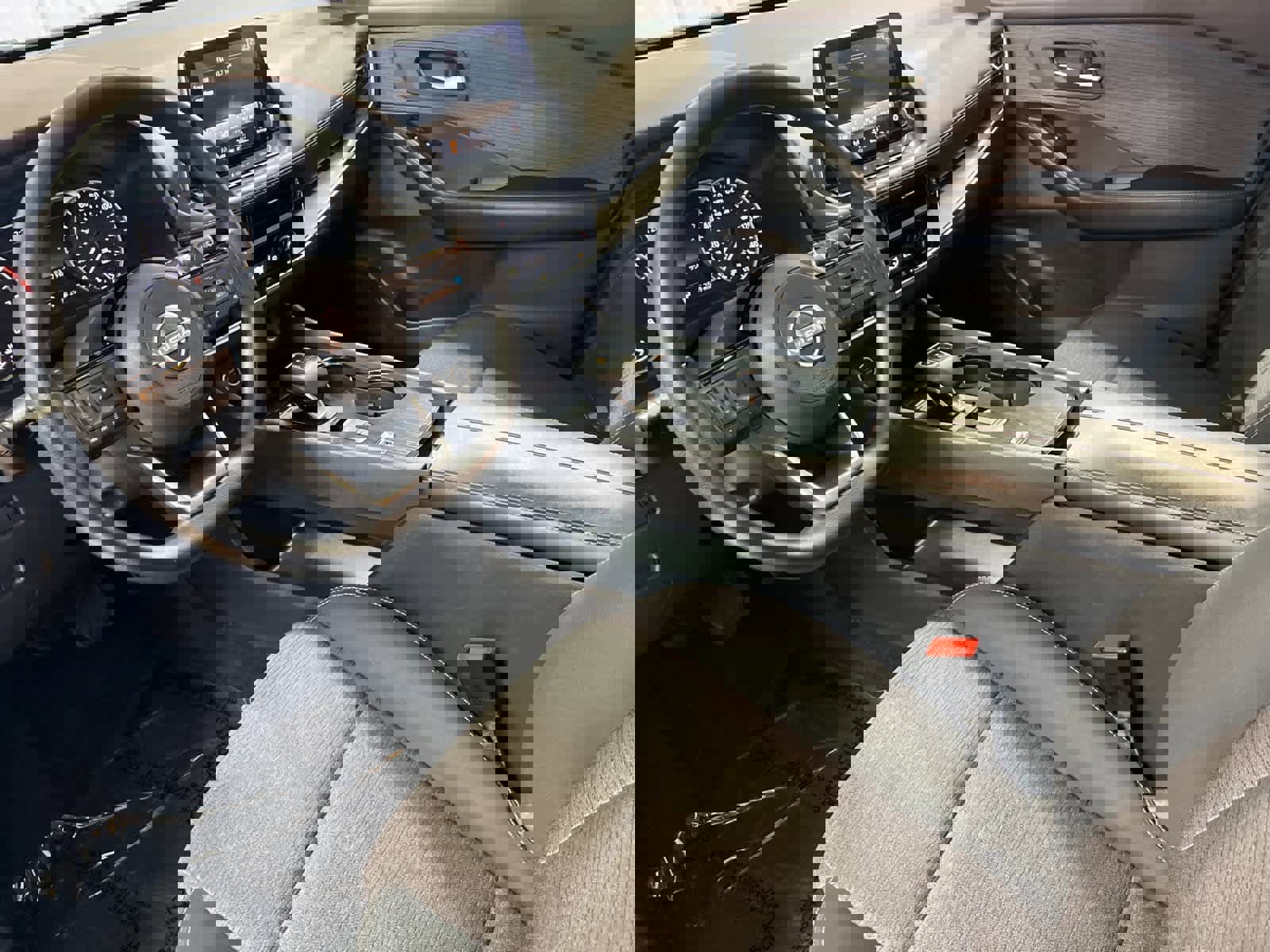 Used 2023 Nissan Rogue SV image 11