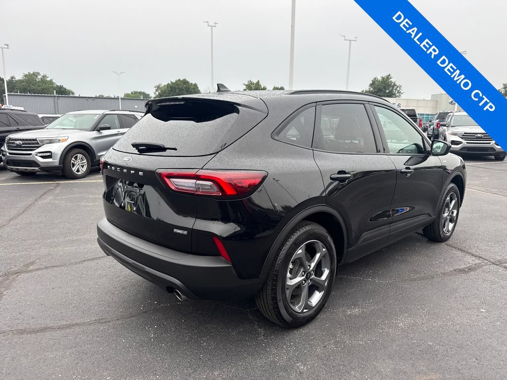 Used 2025 Ford Escape ST-Line Select AWD/4WD image 6