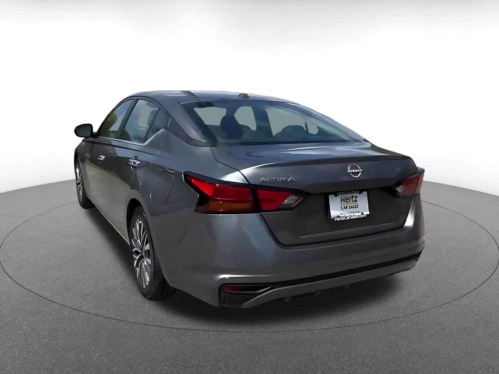 Used 2025 Nissan Altima 2.5 SV FWD image 11