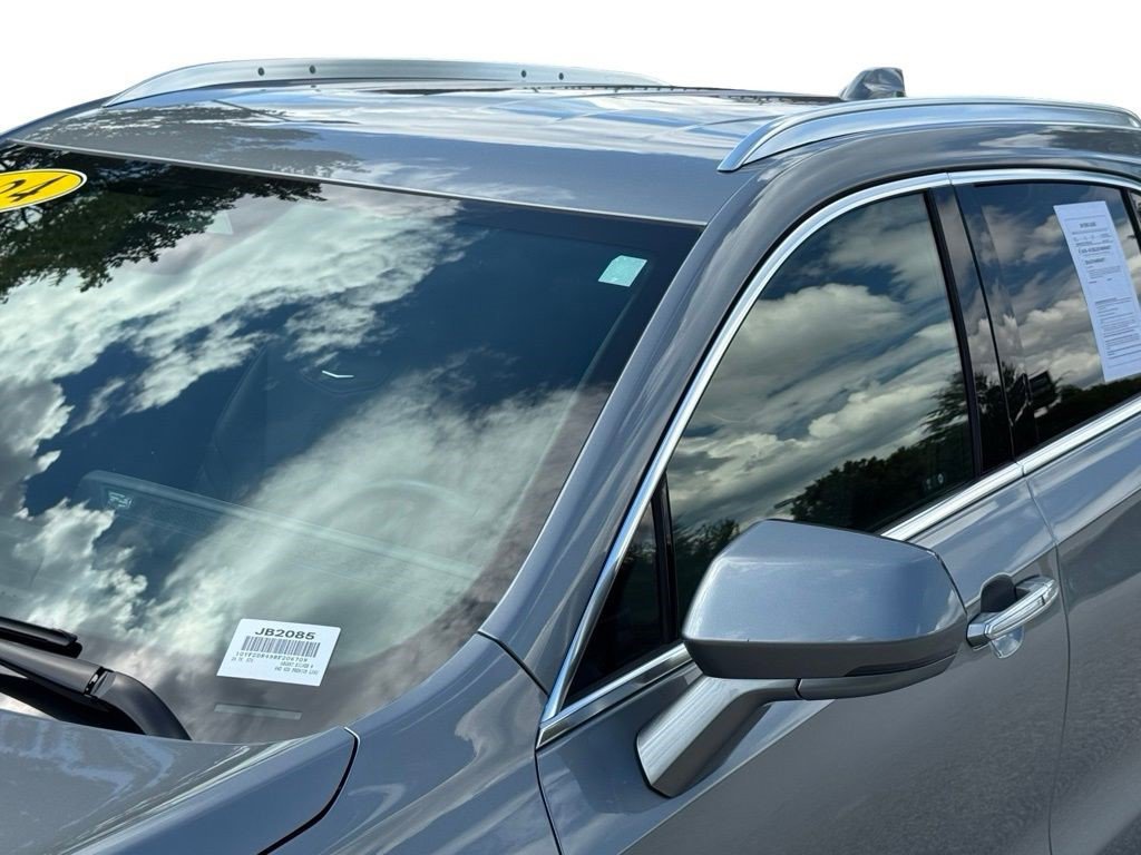 Certified 2024 Cadillac XT4 Premium Luxury image 12