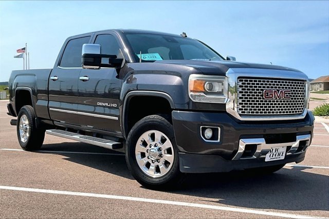 Used 2015 GMC Sierra 3500 Denali AWD/4WD image 2