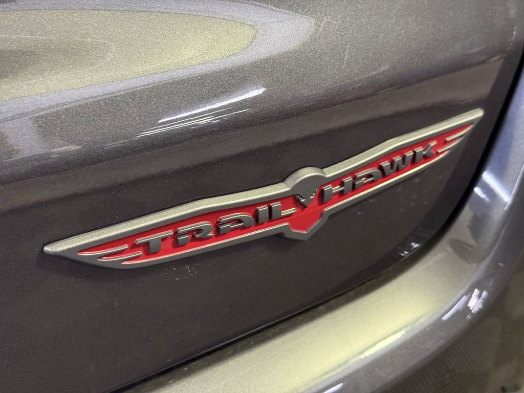 Used 2024 Jeep Compass Trailhawk AWD/4WD image 6
