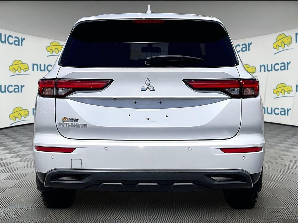 Used 2023 Mitsubishi Outlander ES AWD/4WD image 5