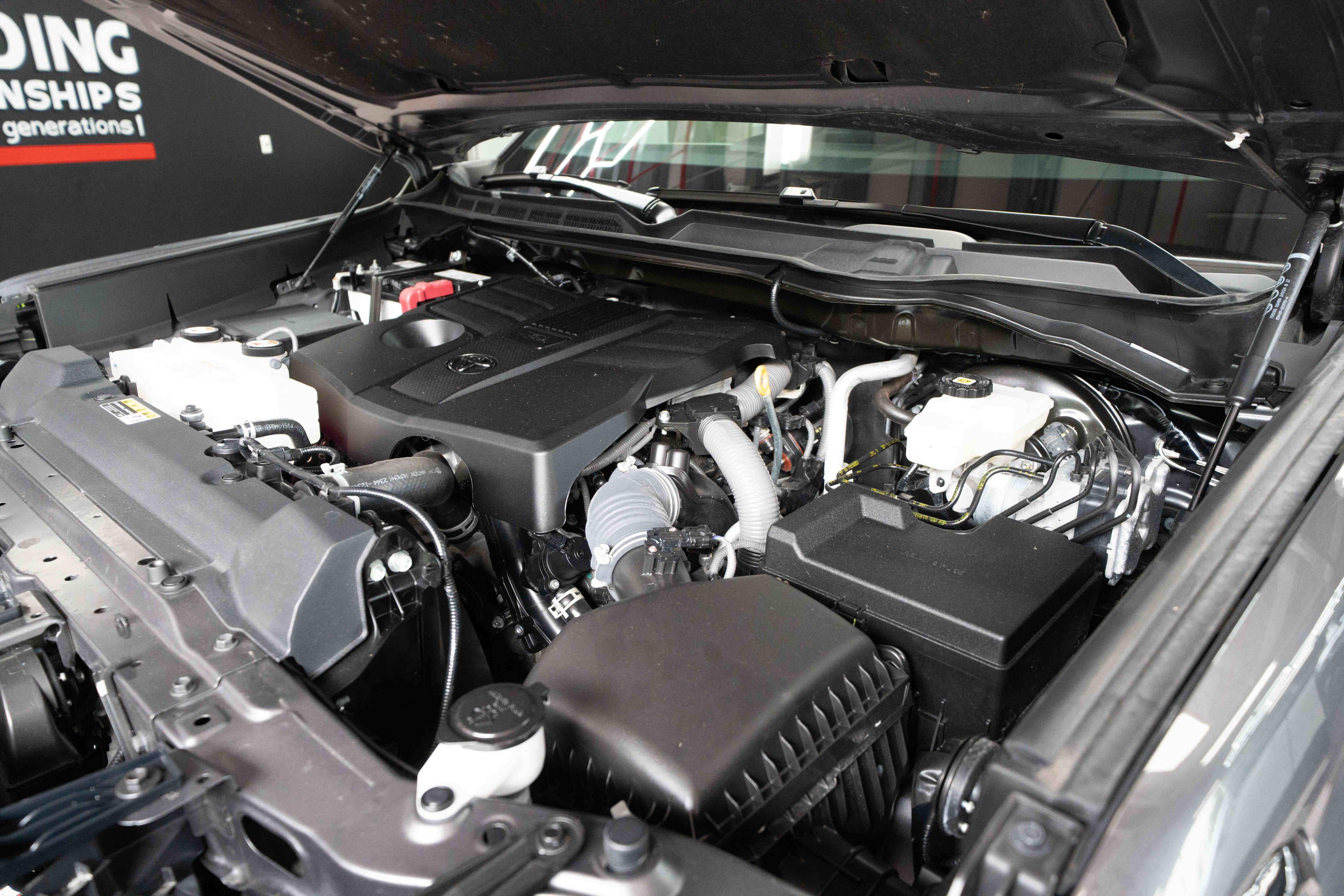 Used 2025 Toyota Tundra SR5 AWD/4WD image 32