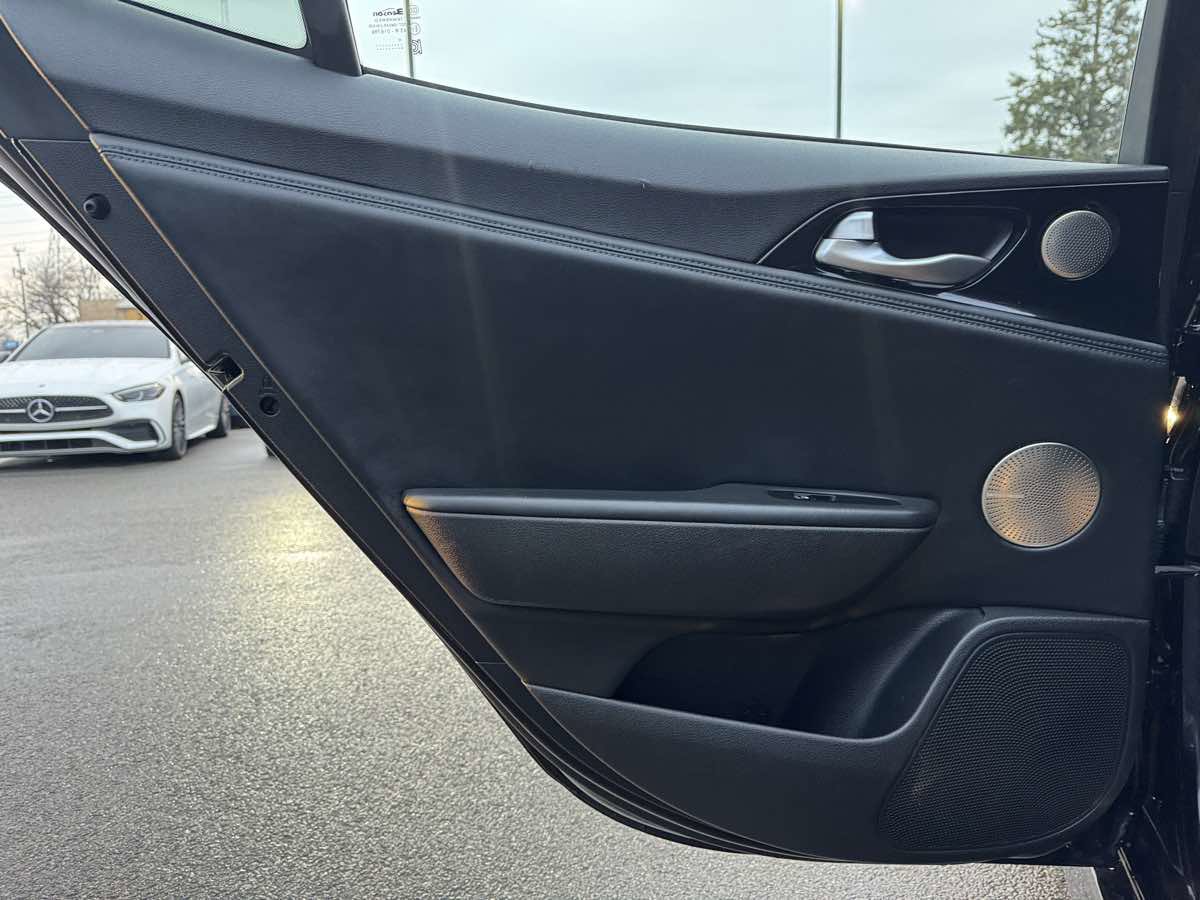 Used 2018 Kia Stinger Premium image 41