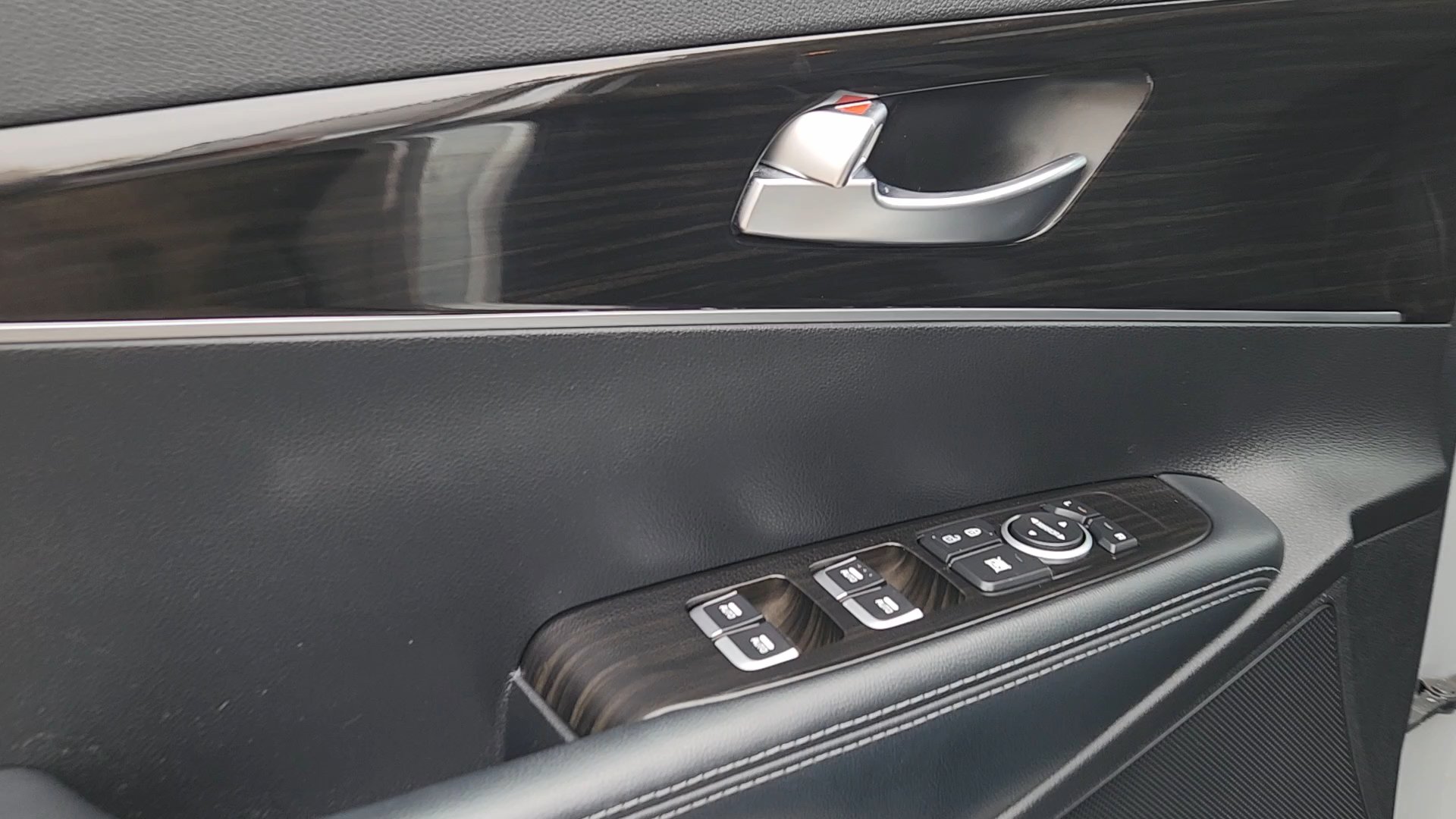 Used 2019 Kia Sorento S AWD/4WD image 25