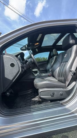 Used 2018 Chrysler 300 S w/ 300S Premium Group RWD image 11
