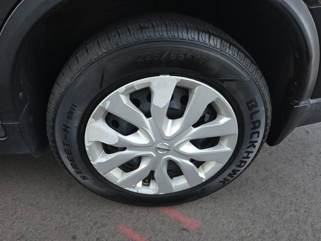 Used 2018 Nissan Rogue S image 23