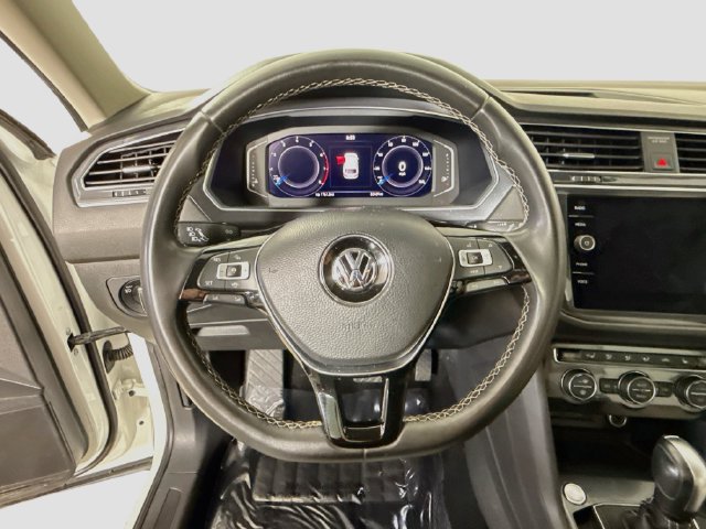 Used 2021 Volkswagen Tiguan SEL FWD image 12