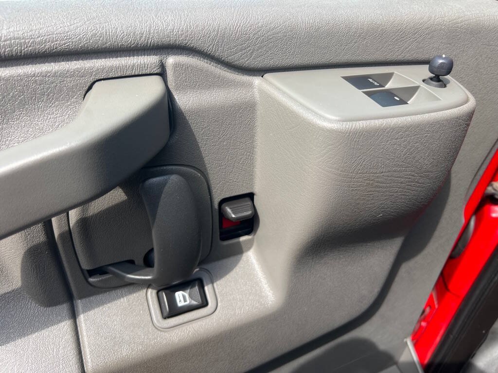 Used 2016 Chevrolet Express 3500 LS RWD image 11