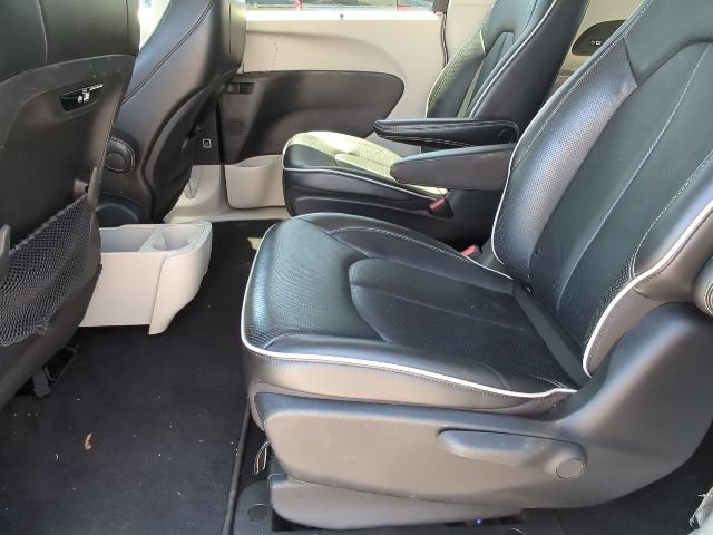 Used 2021 Chrysler Pacifica Limited FWD image 27