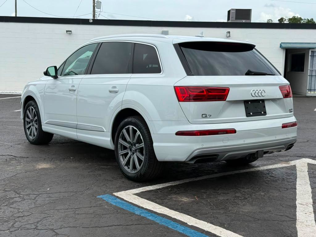 Used 2018 Audi Q7 3.0T Prestige AWD/4WD image 5