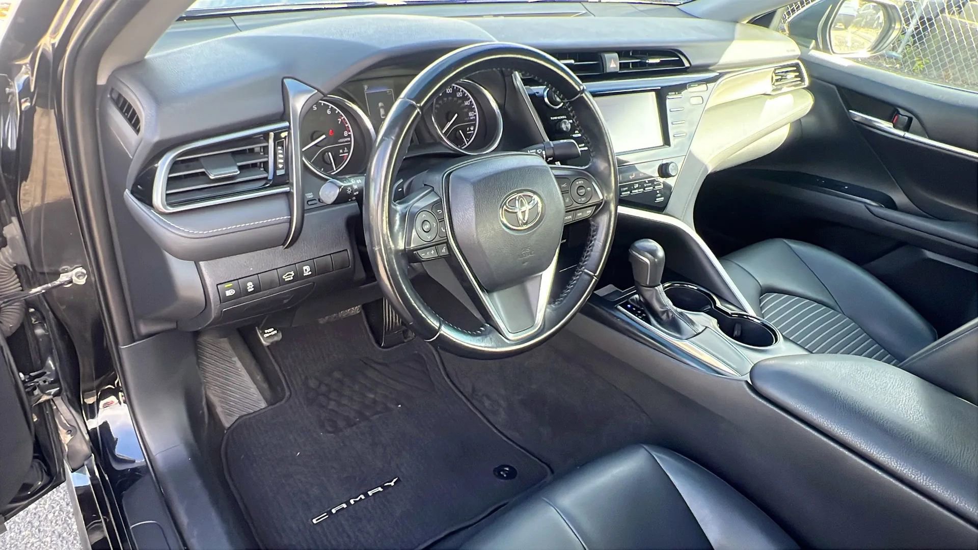 Used 2019 Toyota Camry SE image 23