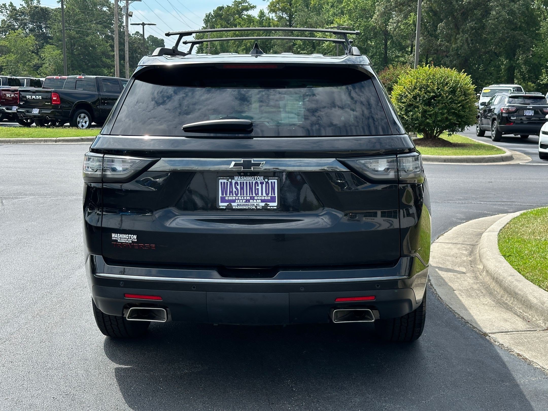 Used 2021 Chevrolet Traverse Premier w/ Redline Edition FWD image 6