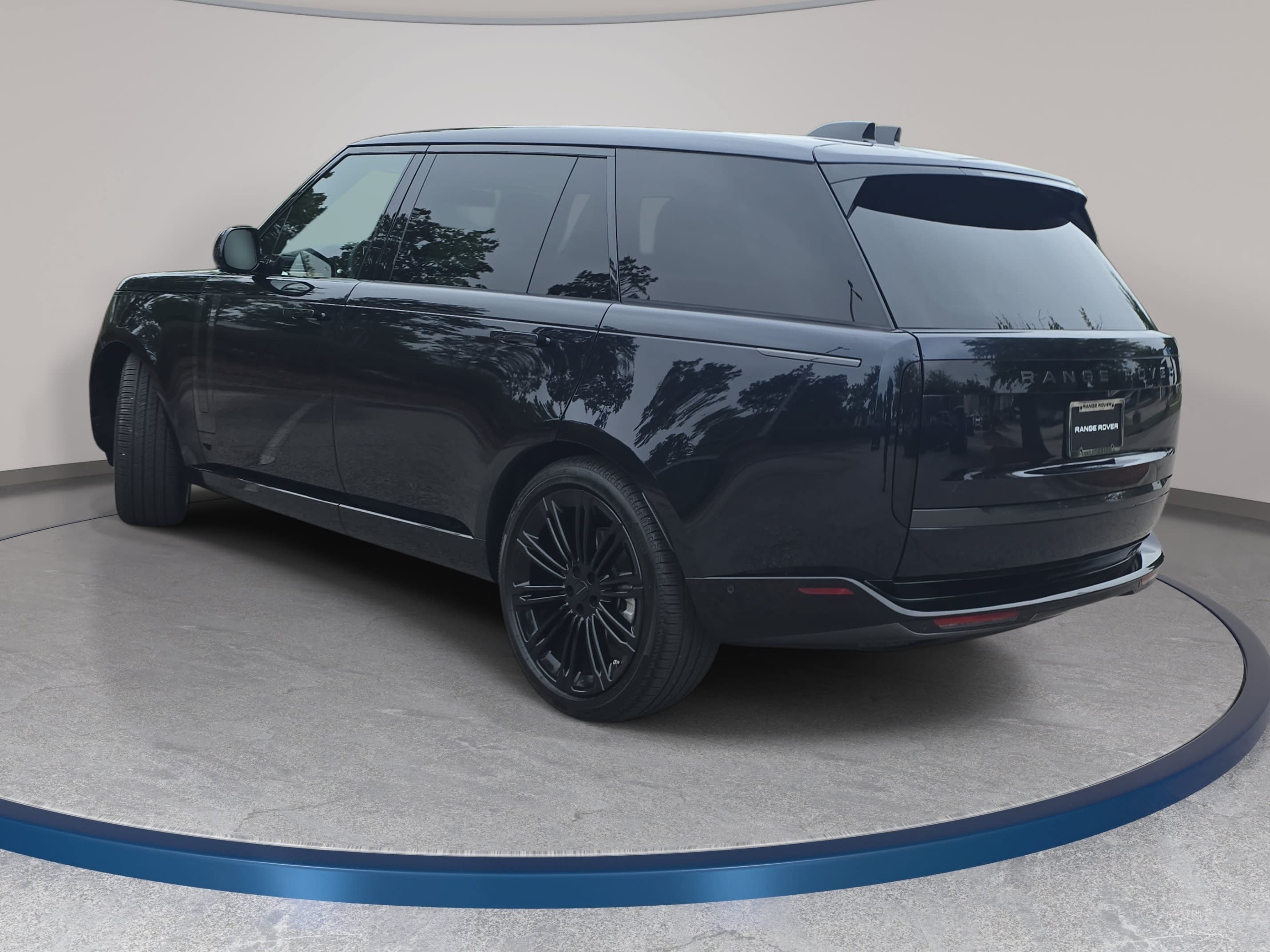 Certified 2026 Land Rover Range Rover Long Wheelbase SE AWD/4WD image 7