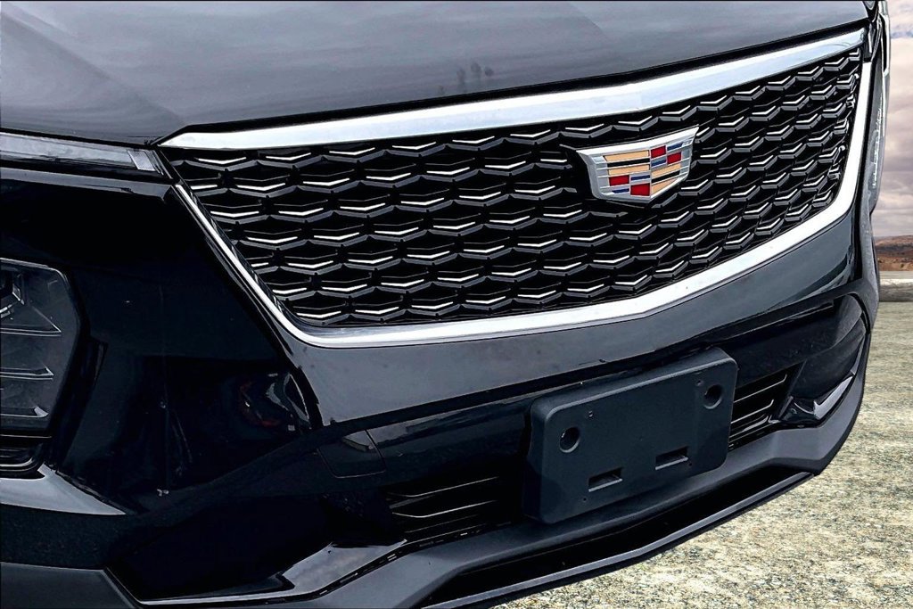 Used 2024 Cadillac XT4 Premium Luxury AWD/4WD image 32