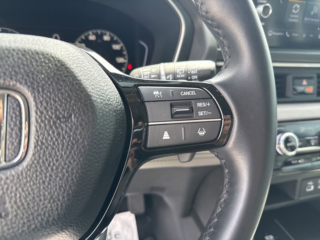 Certified 2023 Honda Pilot Touring image 17