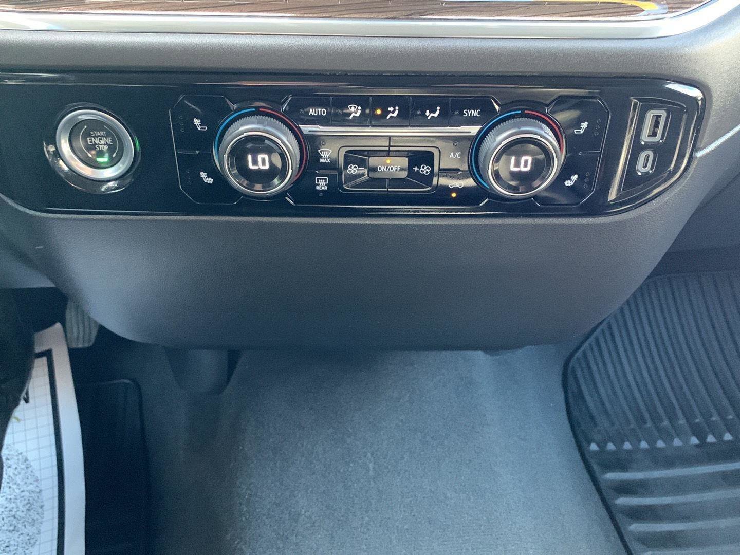 Used 2024 Chevrolet Silverado 1500 LT image 28