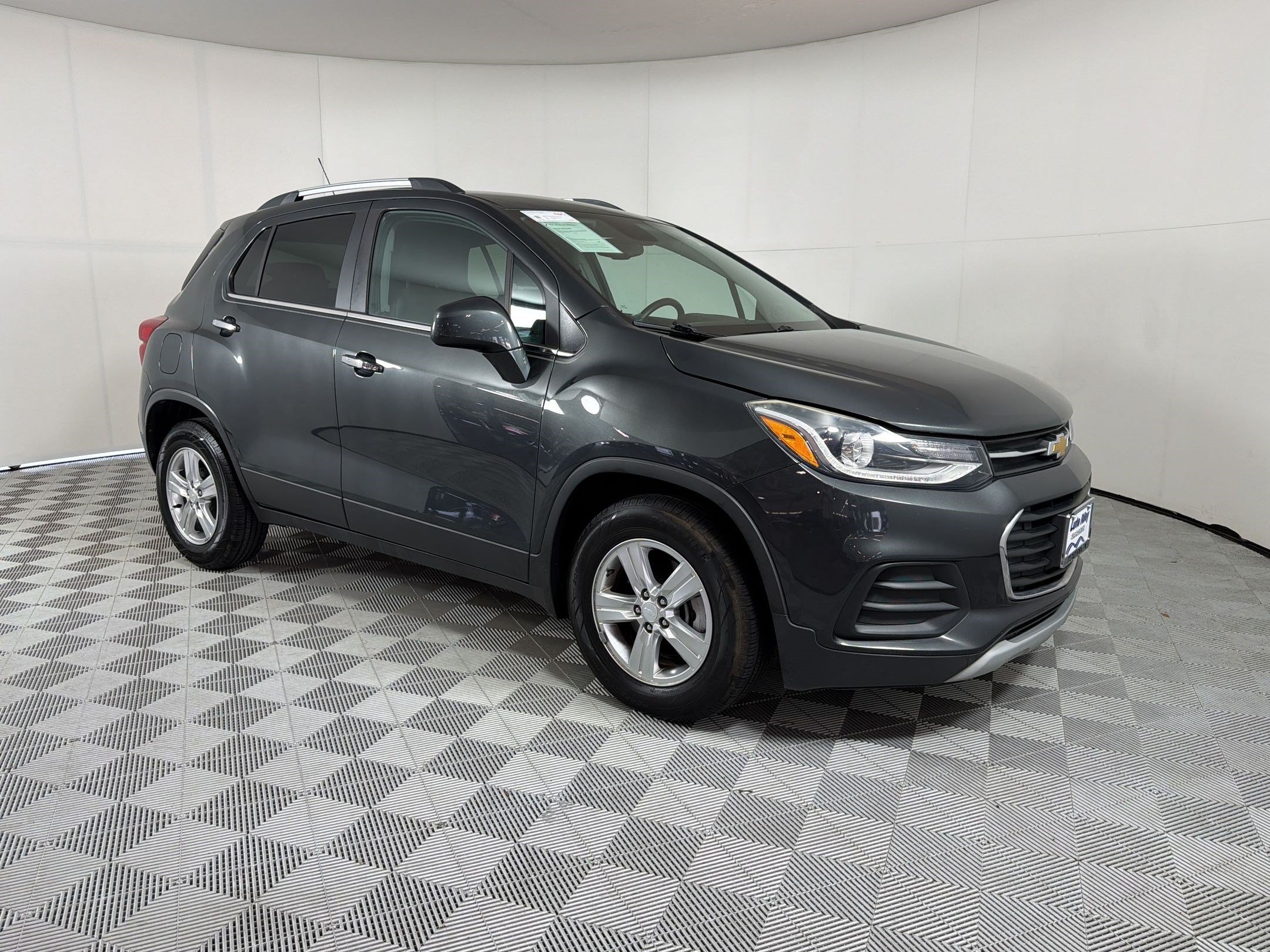 Used 2019 Chevrolet Trax LT w/ LT Convenience Package FWD image 7