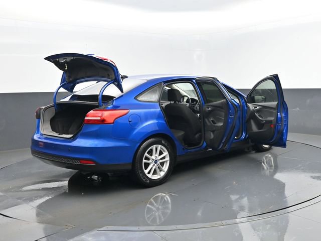 Used 2018 Ford Focus SE w/ SE Winter Package FWD image 30