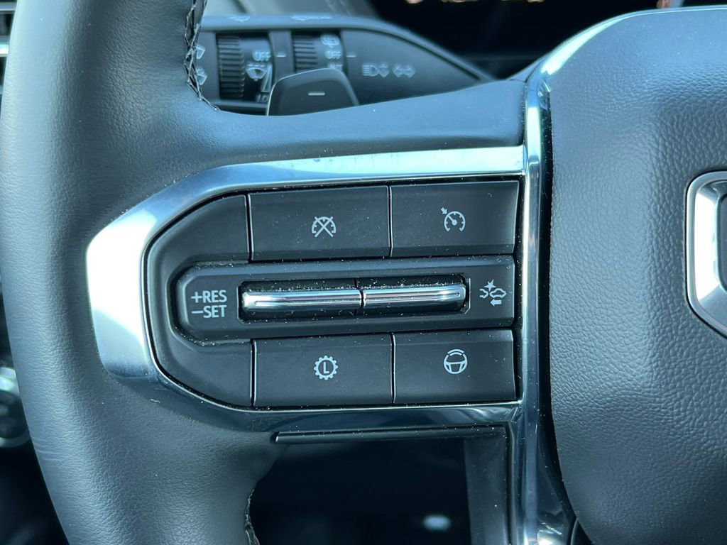 New 2025 GMC Yukon XL Denali w/ Denali Reserve Package image 25