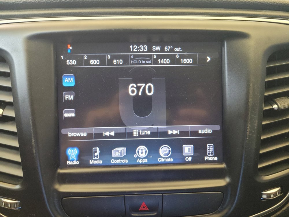 Used 2016 Chrysler 200 Limited Platinum image 25