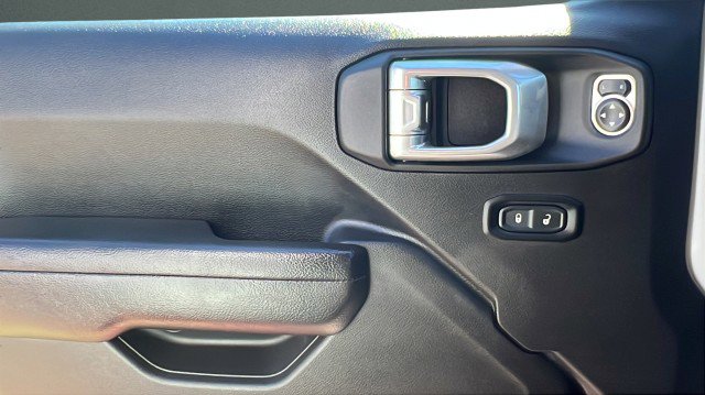 Used 2024 Jeep Wrangler Sport image 12