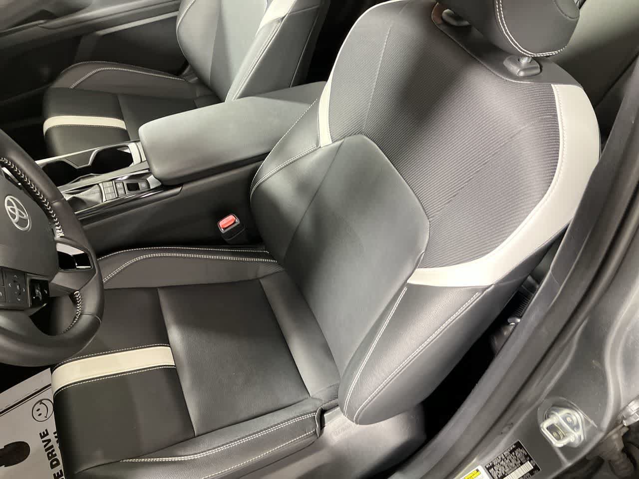Used 2025 Toyota Camry SE FWD image 15